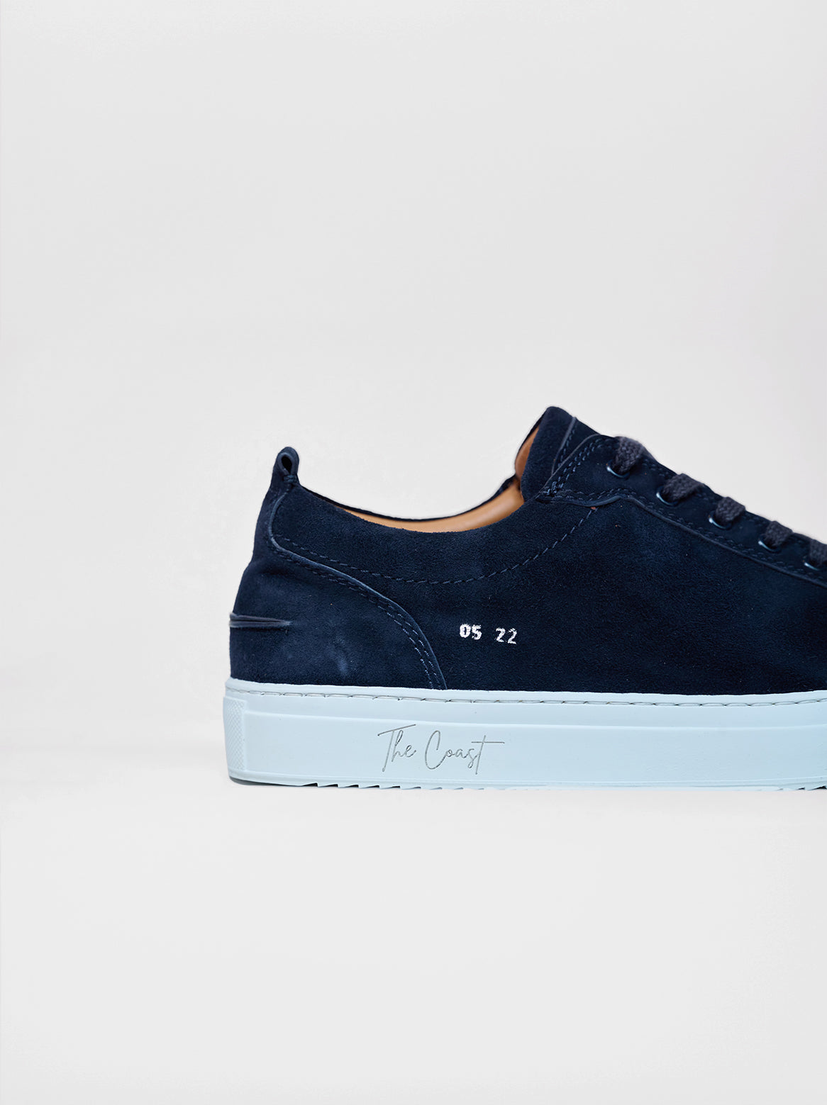 Maxi Sneaker aus Ziegenvelours in Navy